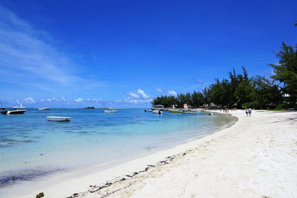 beach in mauritius