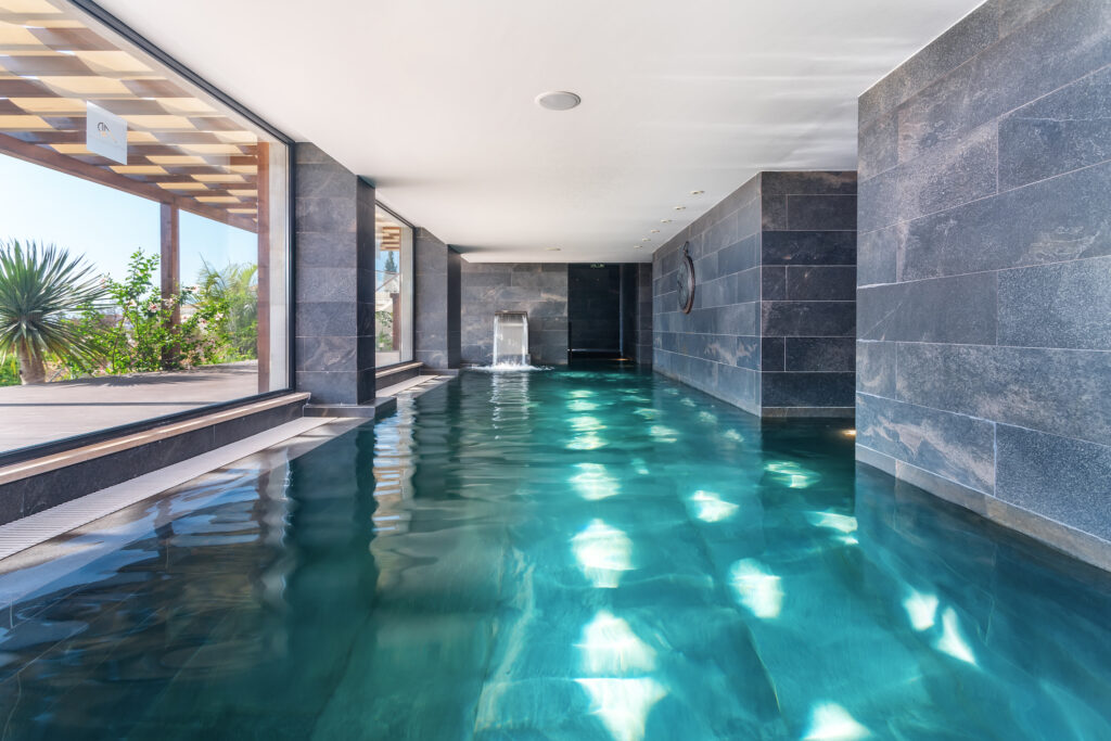 Indoor pool at AP Maria Nova Lounge Hotel