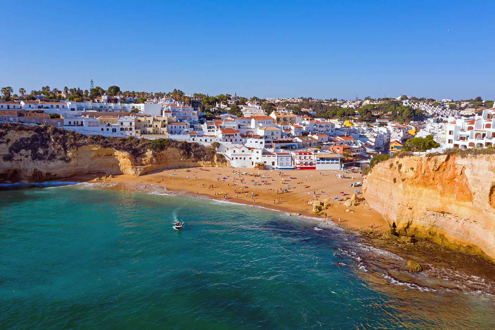 a picture of a traditional beach town in the algarve