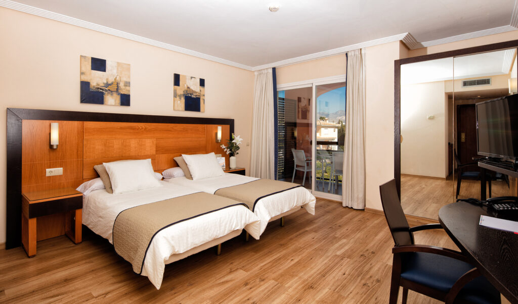 Twin bed accommodation at Bonalba Golf Resort