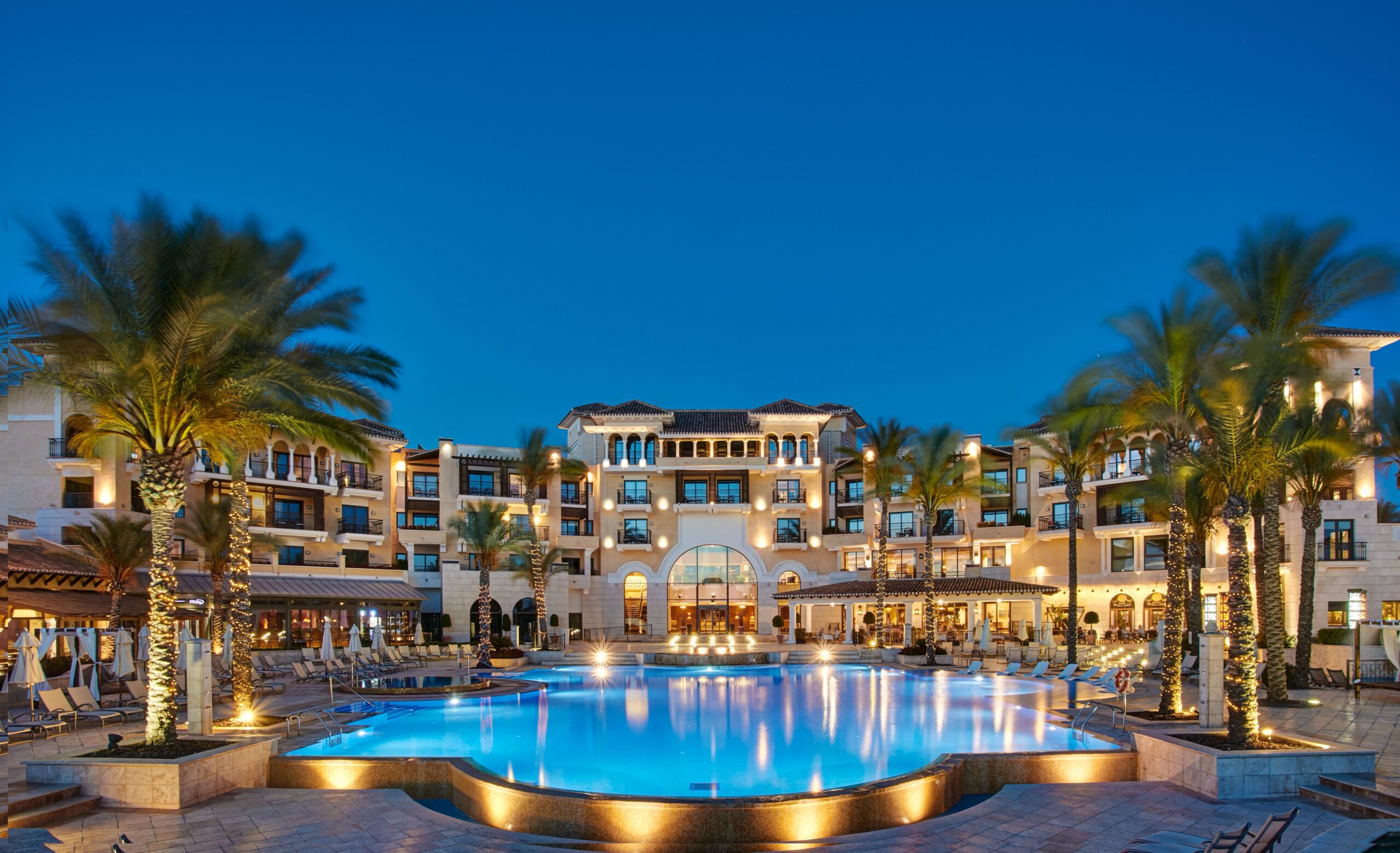 View of the main pool & hotel at Mar Menor Golf & Spa Resort in Murcia