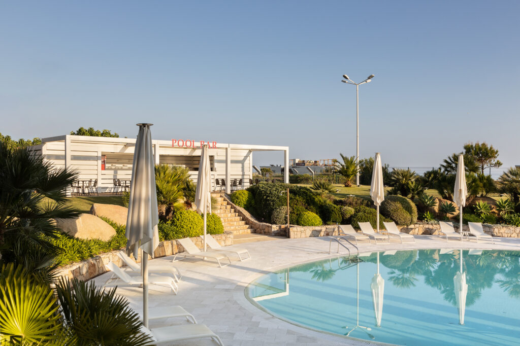 Crowne Plaza Vilamoura outdoor pool