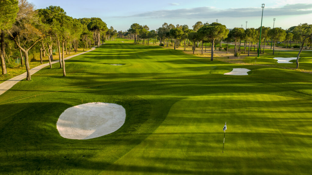 Hole with bunkers and trees around at Cullinan - Aspendos Golf Course