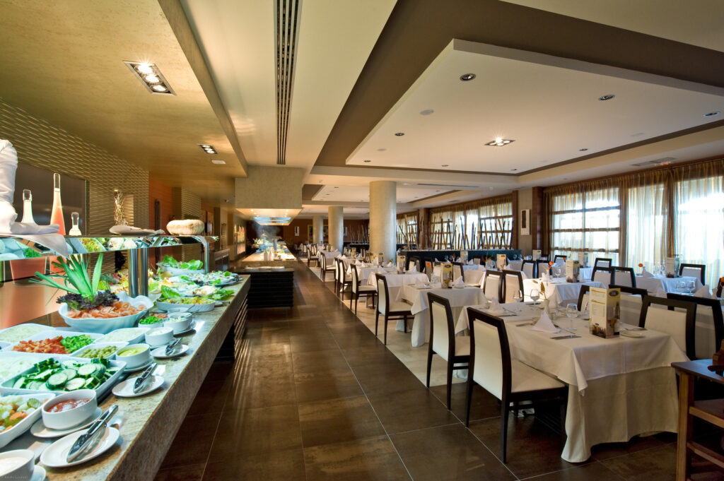 Indoor dining at Elba Costa Ballena