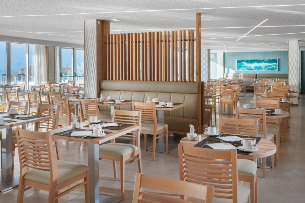 Indoor dining at Elba Sunset Mallorca Thalasso Spa Hotel