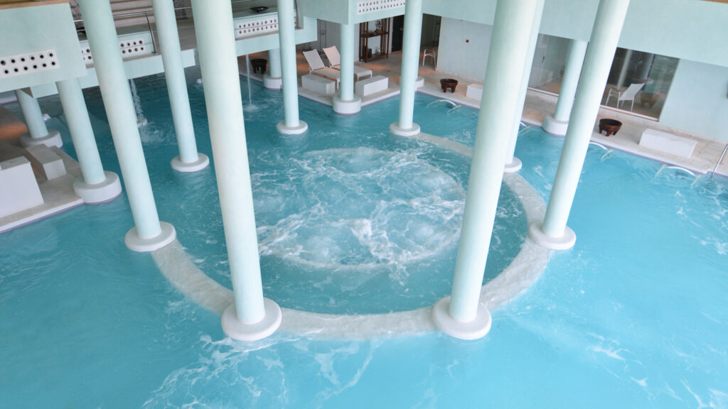 Indoor pool with jets on at Fairplay Golf & Spa Resort