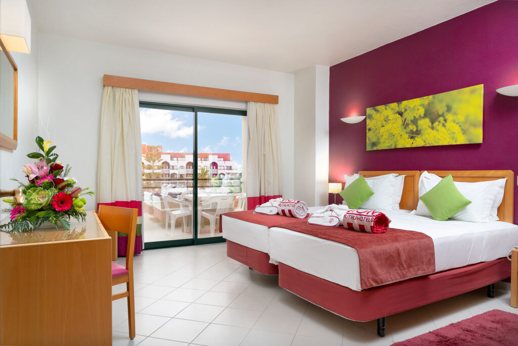Twin bed accommodation at Grand Muthu Forte Da Oura