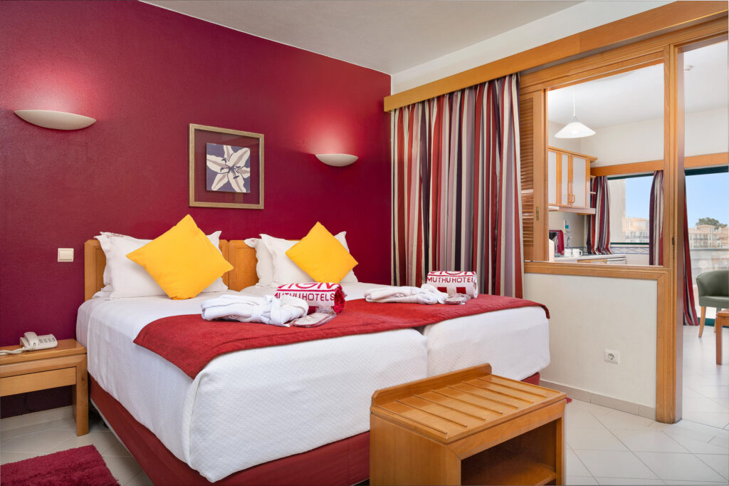 Double bed accommodation at Grand Muthu Forte Da Oura