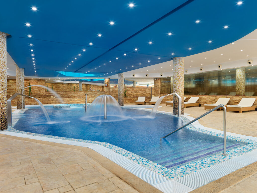 H10 Playa Meloneras Palace indoor swimming pool
