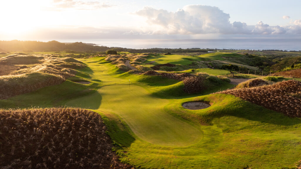 Hole with bunkers at Heritage Golf Club - La Reserve Golf Links