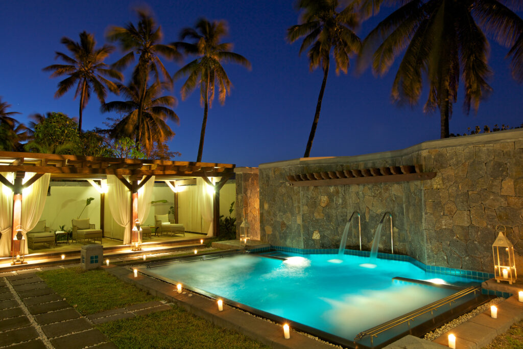 Outdoor pool at Heritage Le Telfair