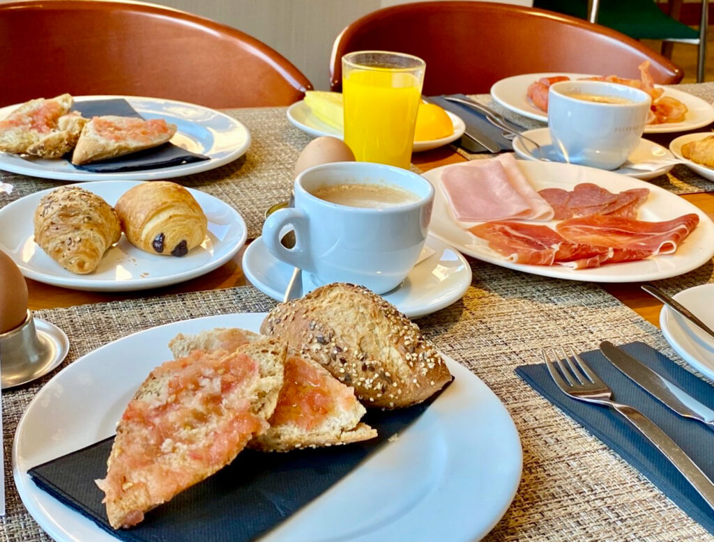 Breakfast served at Hotel Gran Ultonia