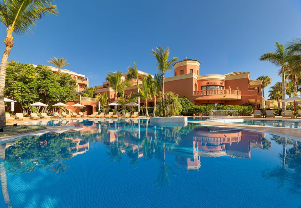 Hotel Las Madrigueras swimming pool