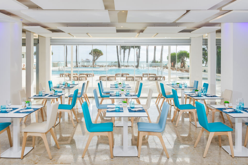 Indoor dining at Hotel Ocean House Costa Del Sol