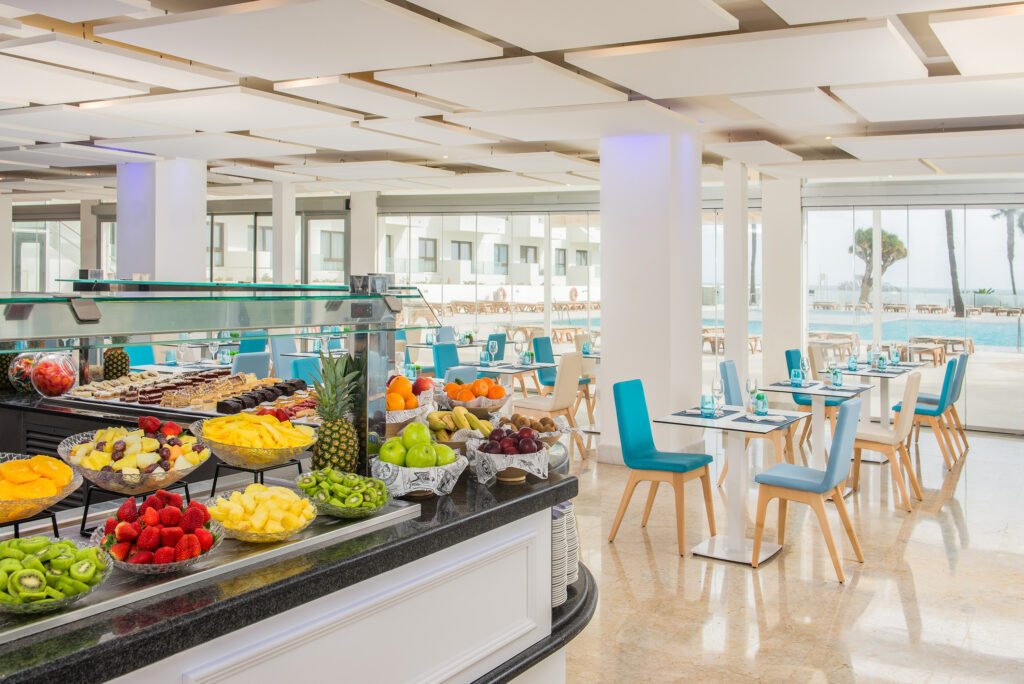 Indoor dining at Hotel Ocean House Costa Del Sol