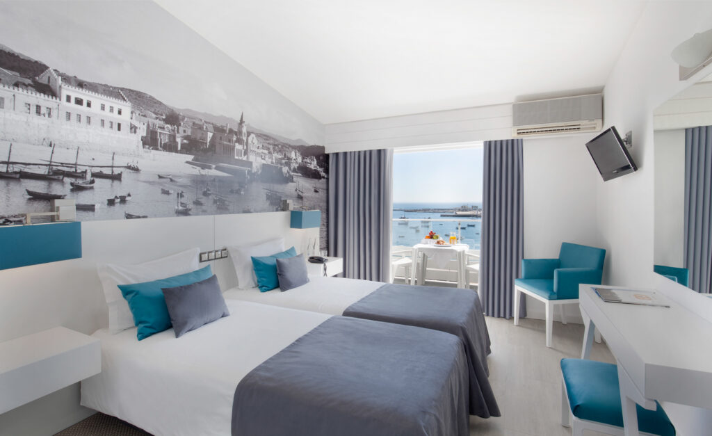 Twin bed accommodation at Hotel Baia