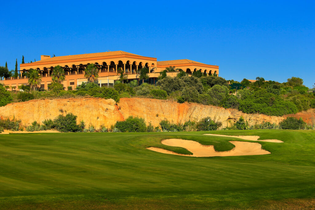Bunker with hotel in the background at Amendoeira Faldo