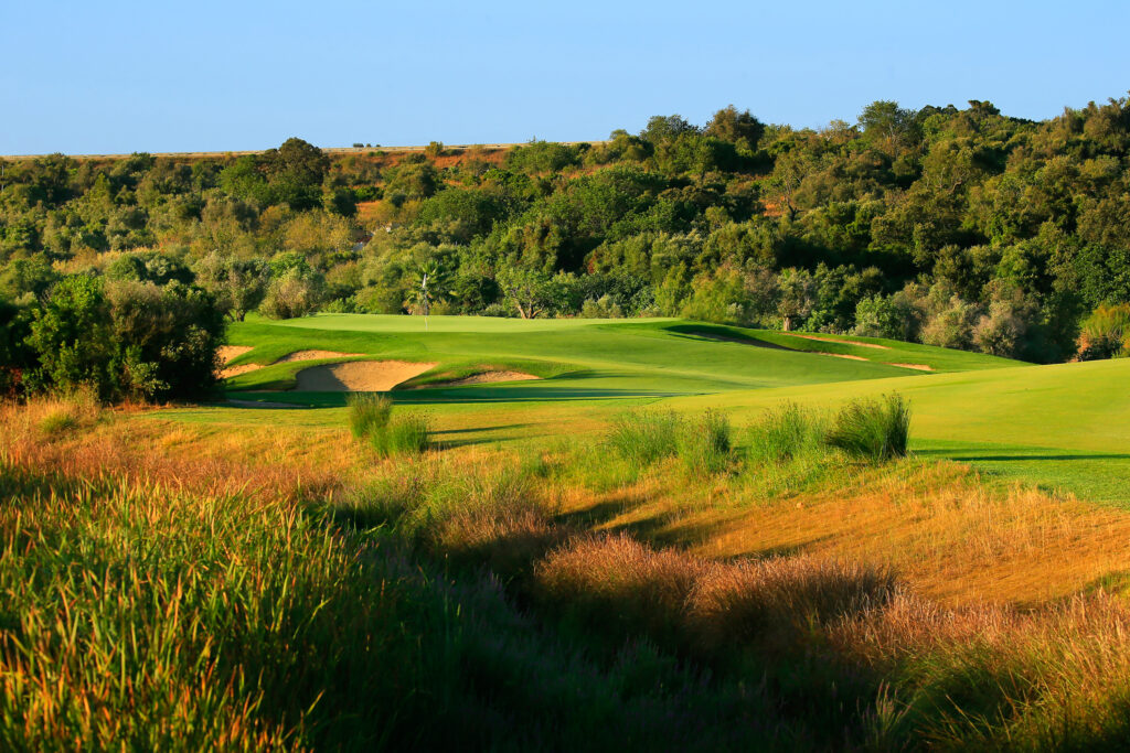 The fairway with bunkers at Amendoeira Faldo