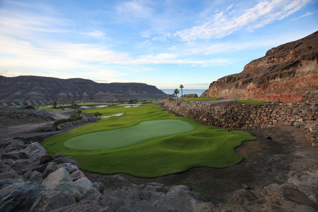 Hole with cliffsides around at Anfi Tauro