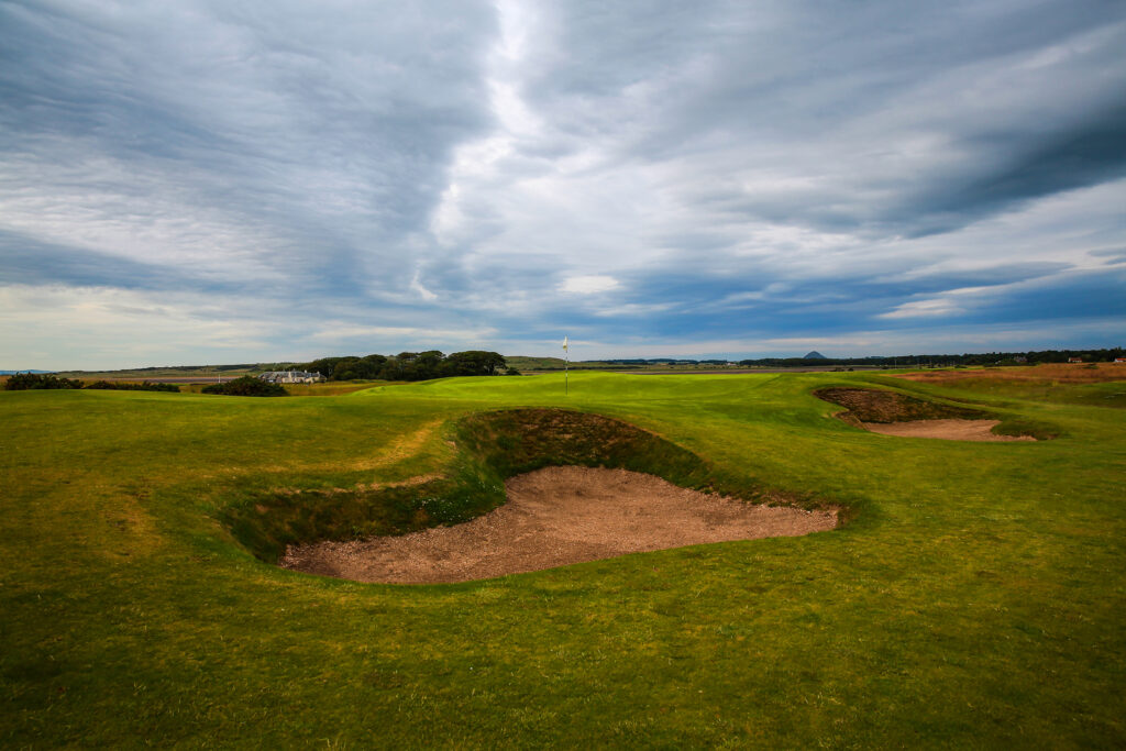 Hole with bunkers at Craigielaw Golf Club