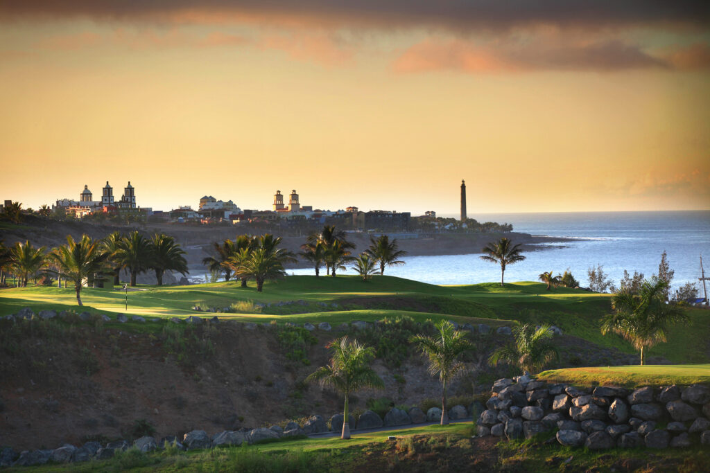 Fairway on clifftop at Meloneras Golf with ocean view