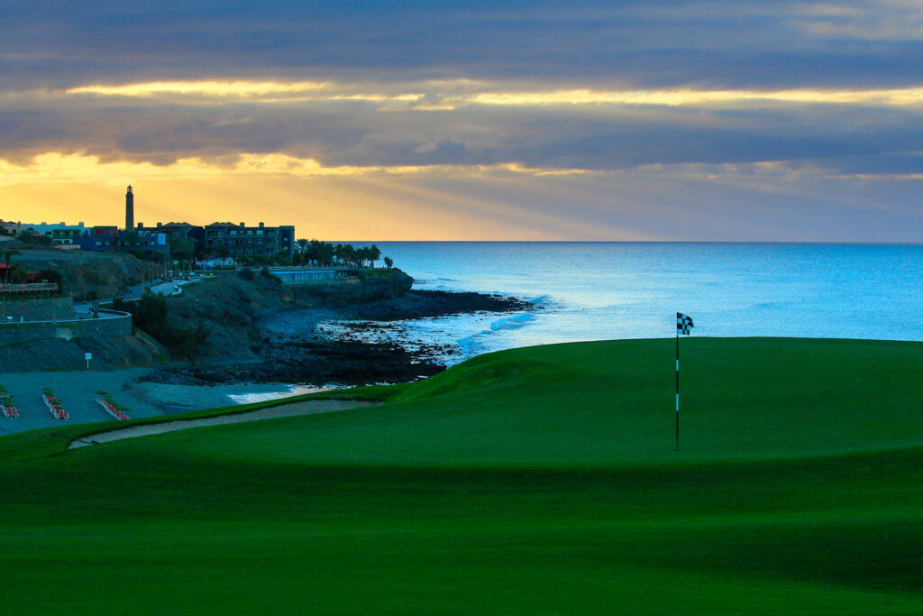 Hole on clifftop with ocean view at Meloneras Golf