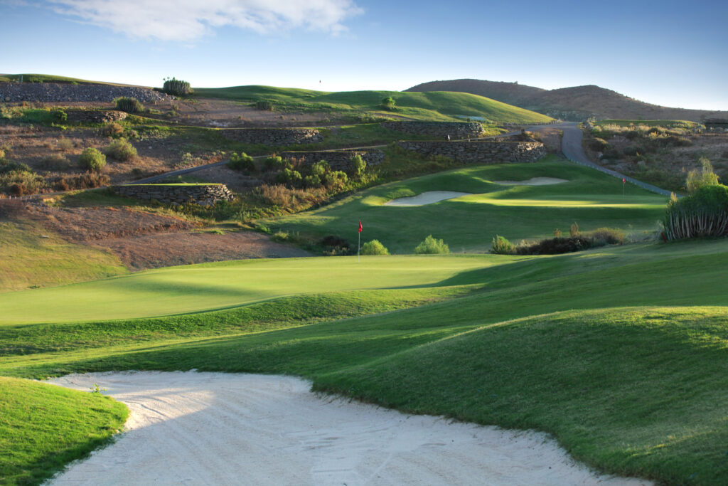 Hole with bunkers and hills around at Salobre Golf - New Course