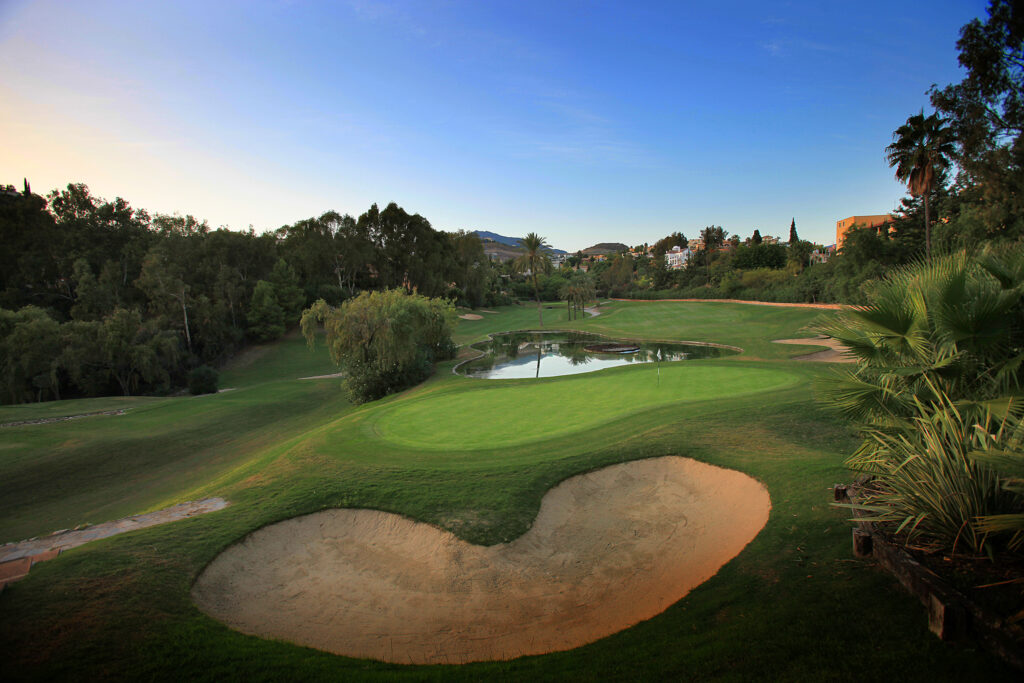 Hole with bunkers and trees around at La Quinta Golf Course