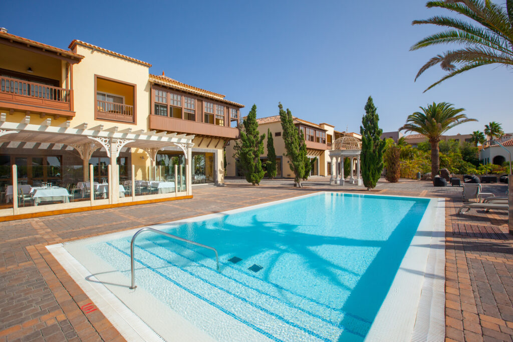 Lopesan Villa del Conde Resort smaller swimming pool