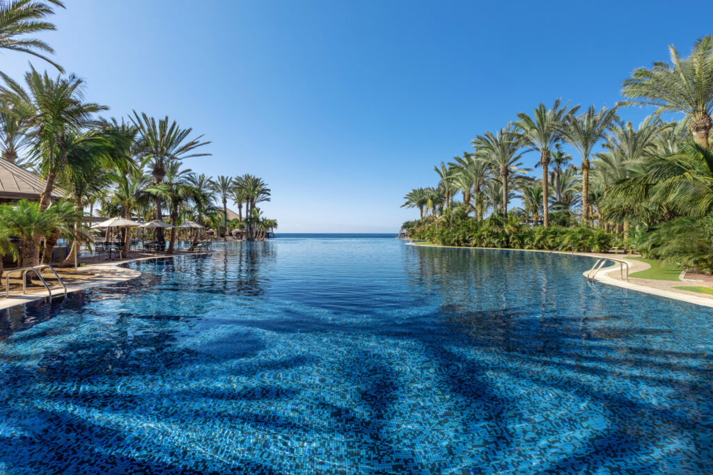 Lopesan Costa Meloneras Resort swimming pool overlooking the sea
