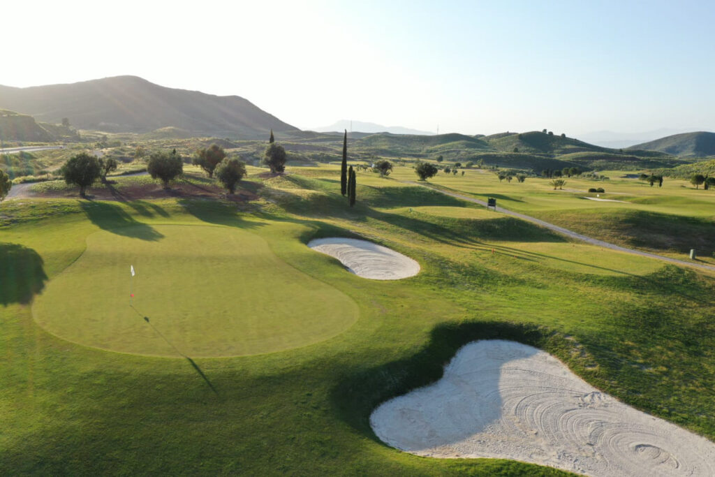 Hole with bunkers at Lorca Golf Course