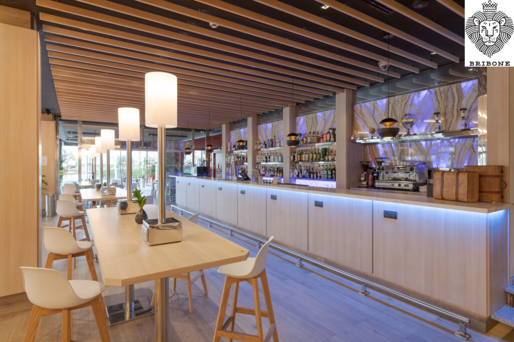 Indoor bar at Melia Alicante