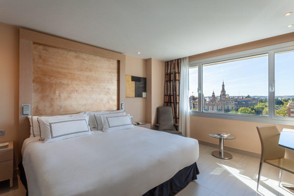 Double bed accommodation at Melia Sevilla