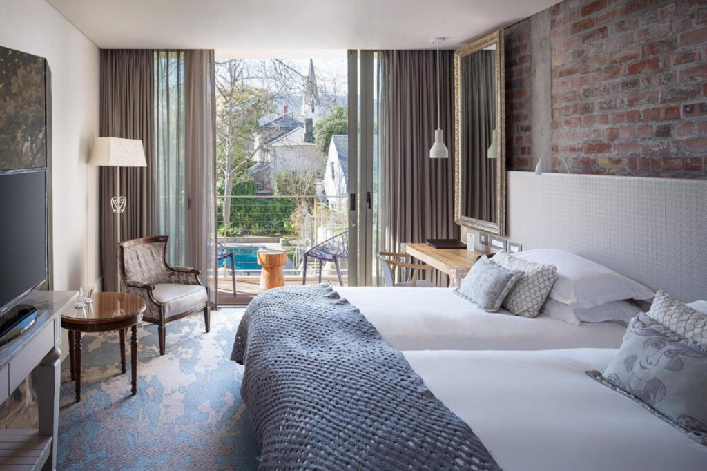 Twin bed accommodation at Oude Werf Hotel