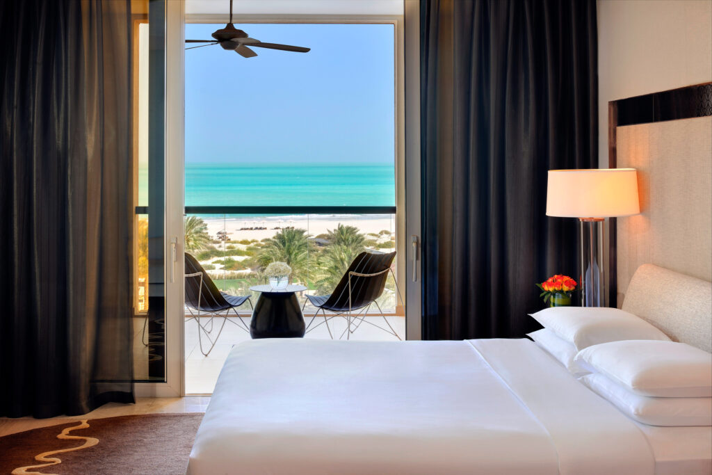 Double bed accommodation at Park Hyatt Abu Dhabi with a balcony