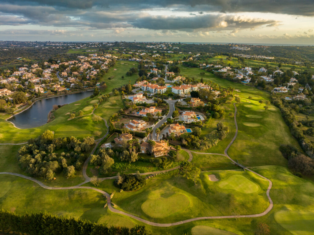 Aerial view of the Gramacho Golf Course with buildings