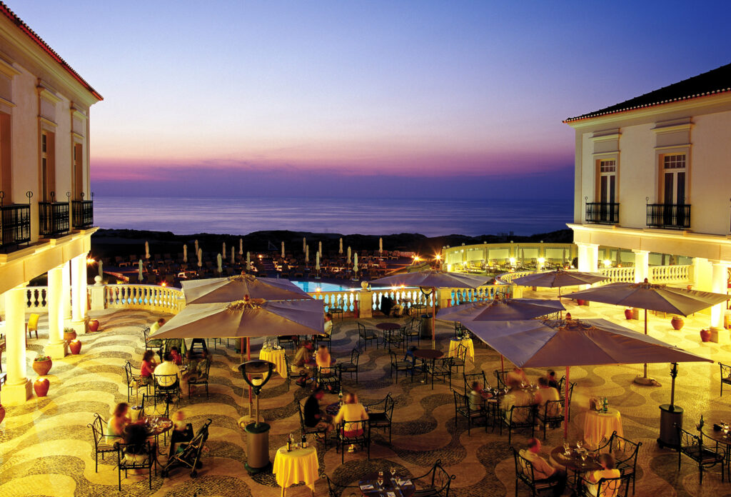 Outdoor dining at Praia D'el Rey Marriott Golf and Beach Resort