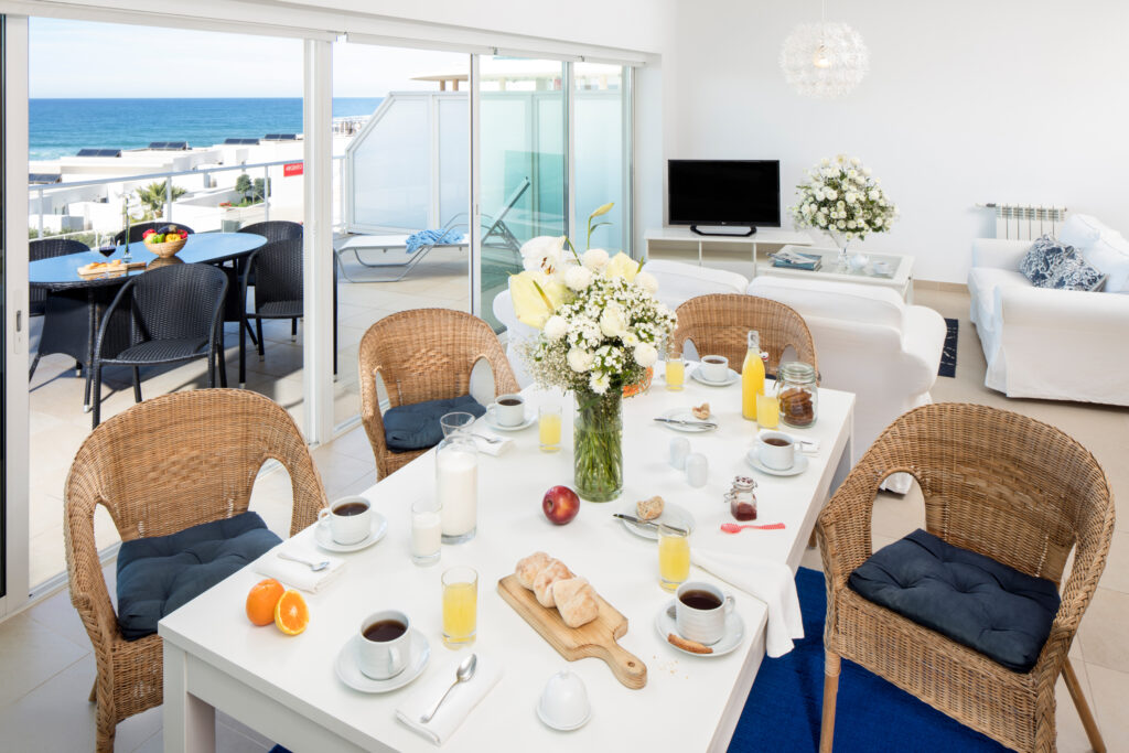 Accommodation dining area at Praia D'el Rey Golf & Beach Resort