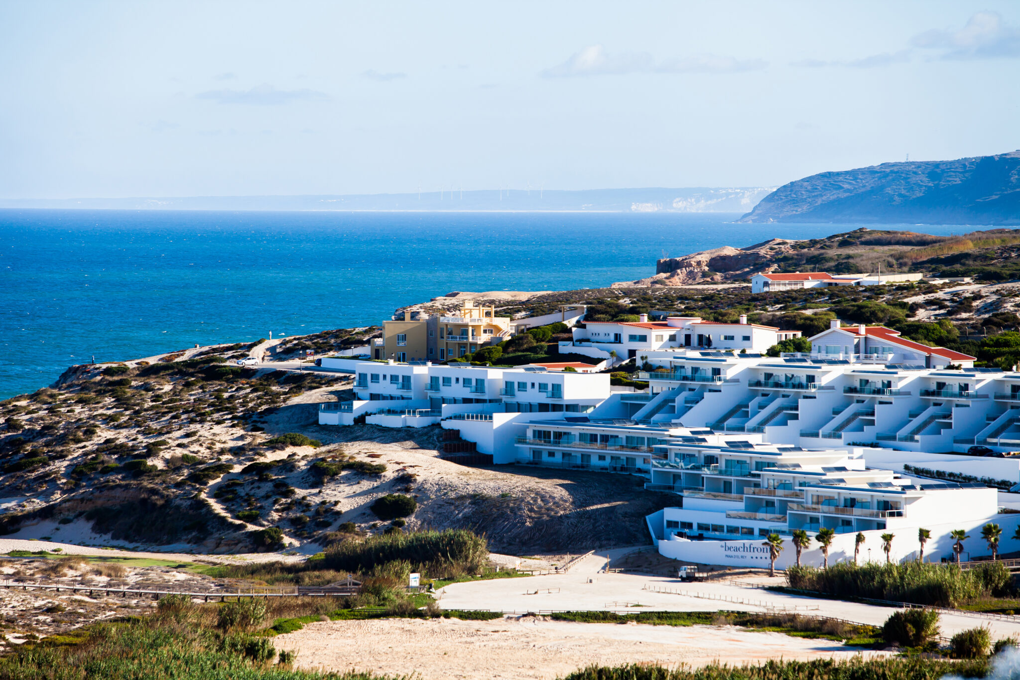 Aerial view of Praia D'el Rey Golf & Beach Resort and surrounding area