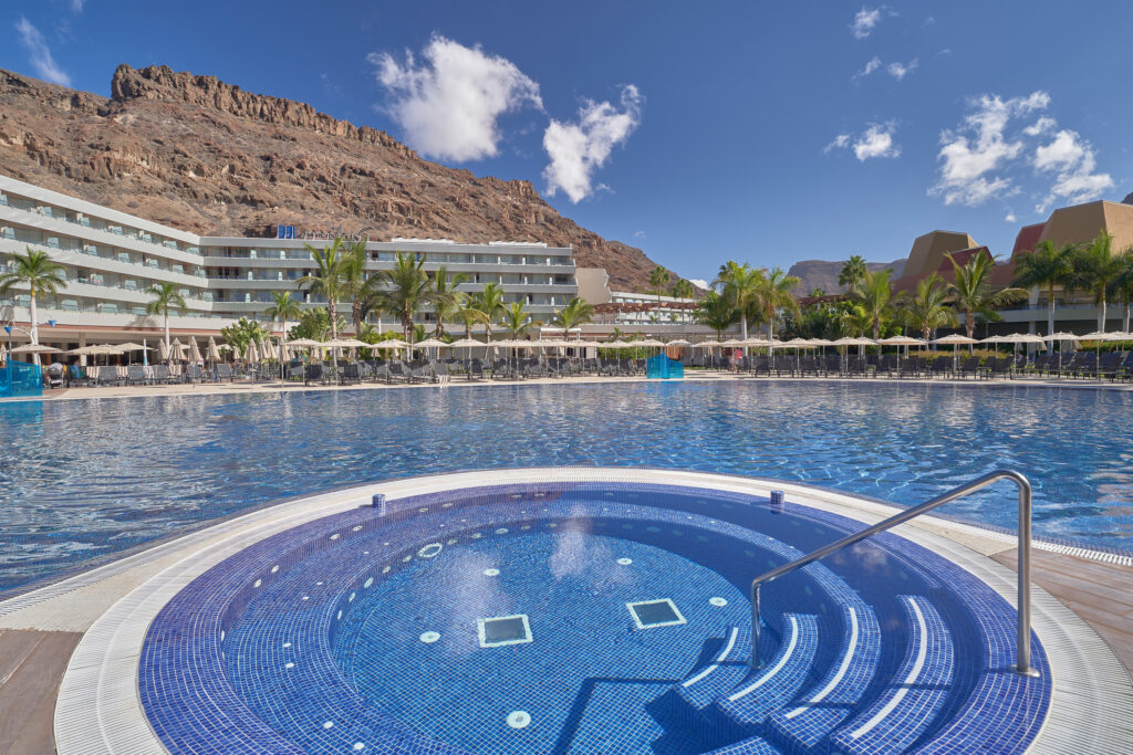 Outdoor pool at Radisson Blu Resort & Spa Gran Canaria Mogan