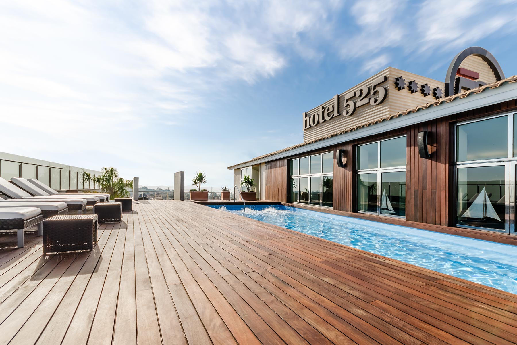 Rooftop swimming pool at Hotel 525 in Murcia, Spain.