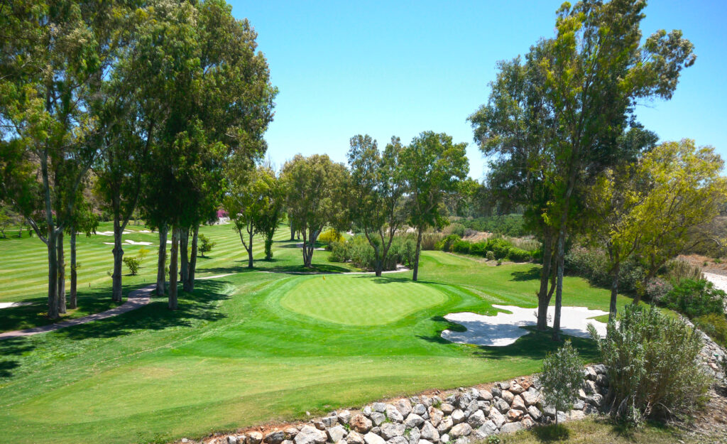 Hole with trees around at Santana Golf Course