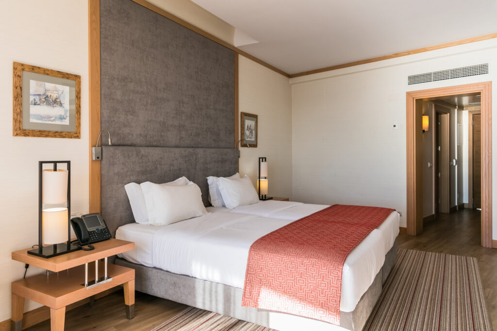 Twin bed accommodation at Sesimbra Hotel & Spa
