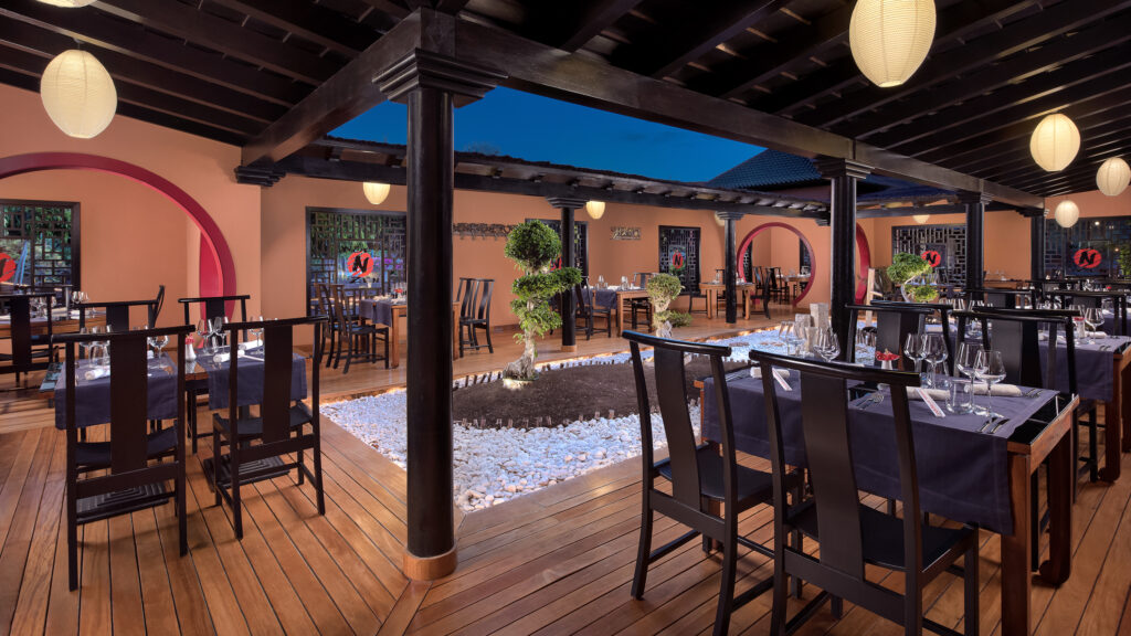 Sheraton Fuerteventura Beach Golf and Spa Resort indoor dining area