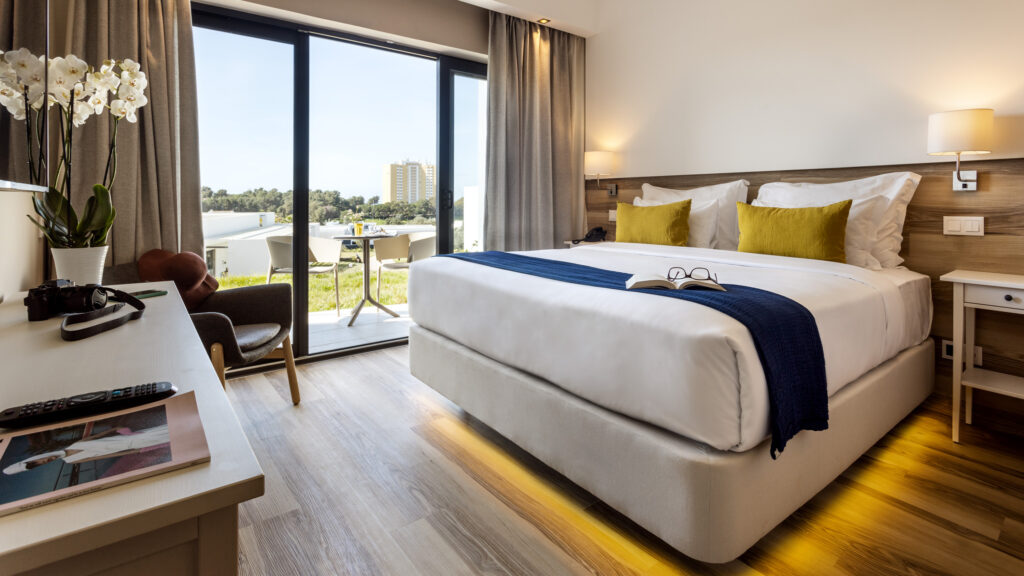 Double bed accommodation at Tivoli Alvor