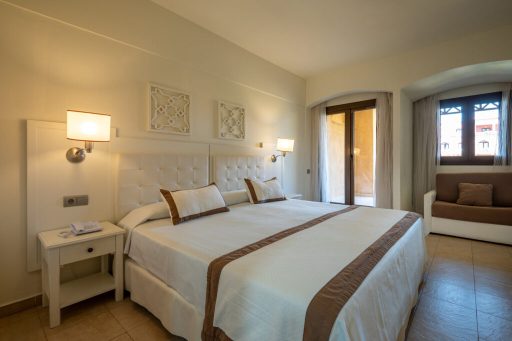 Double bed accommodation at Vila Gale Isla Canela