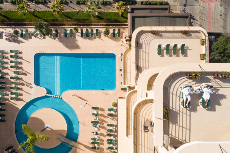 Birdseye view of the outdoor pool at Vila Gale Marina Hotel
