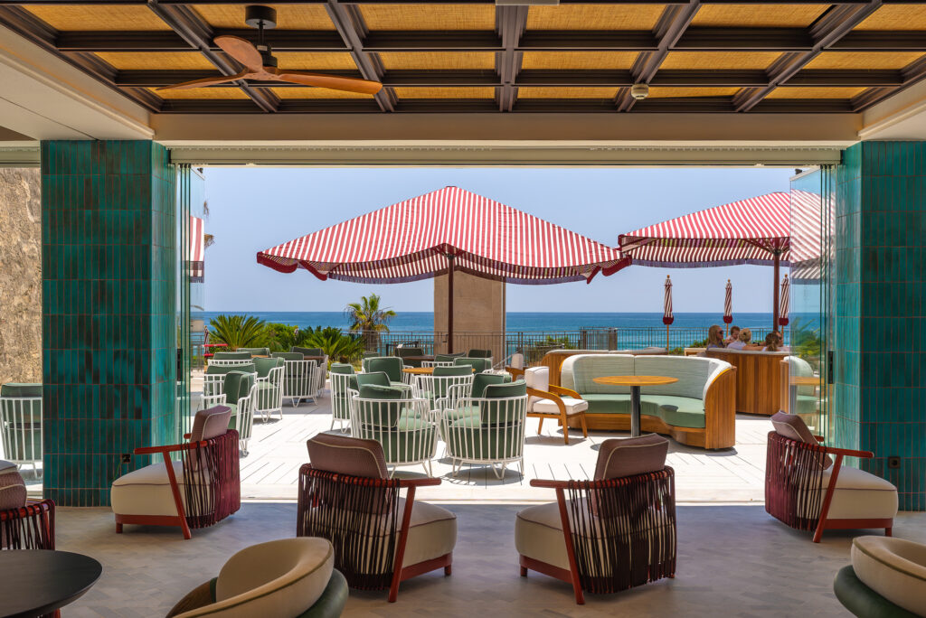 Indoor and outdoor seating at El Fuerte Marbella