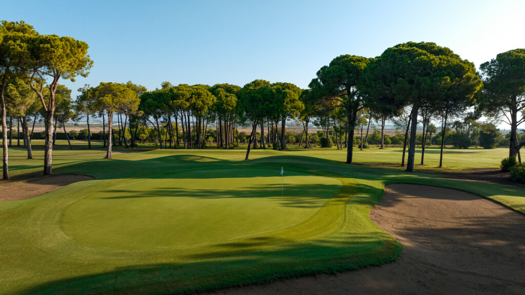 Hole with bunker and trees around at Gloria - Old Golf Course