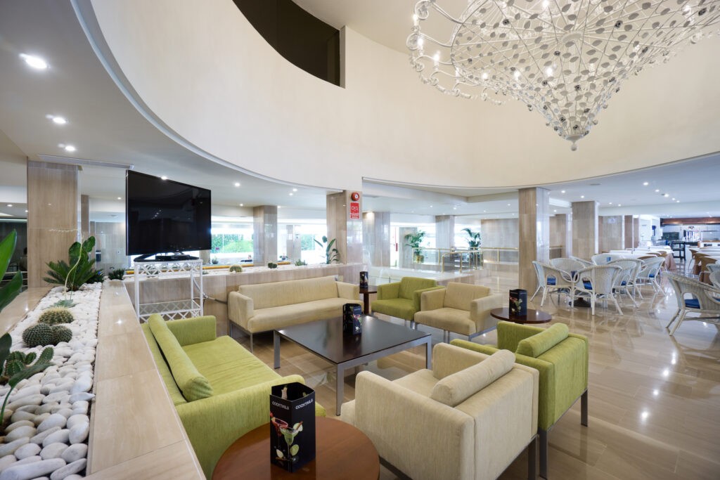 Indoor seating area at MS Aguamarina Suites Hotel